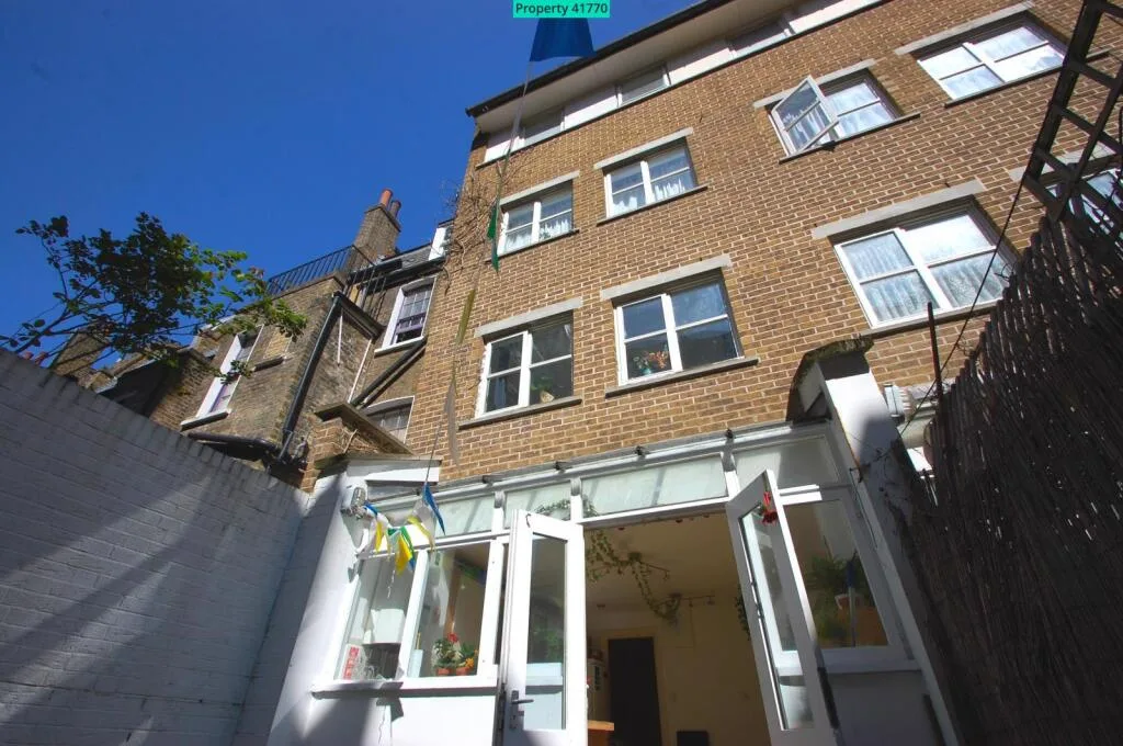 5 bedroom terraced house for rent