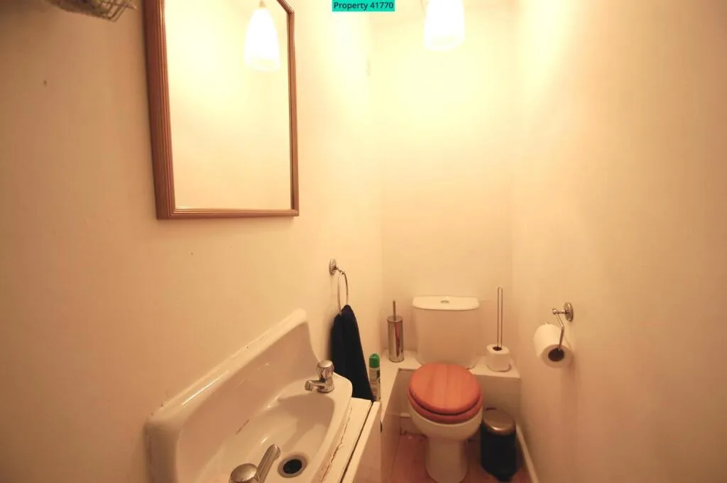 5 bedroom terraced house for rent