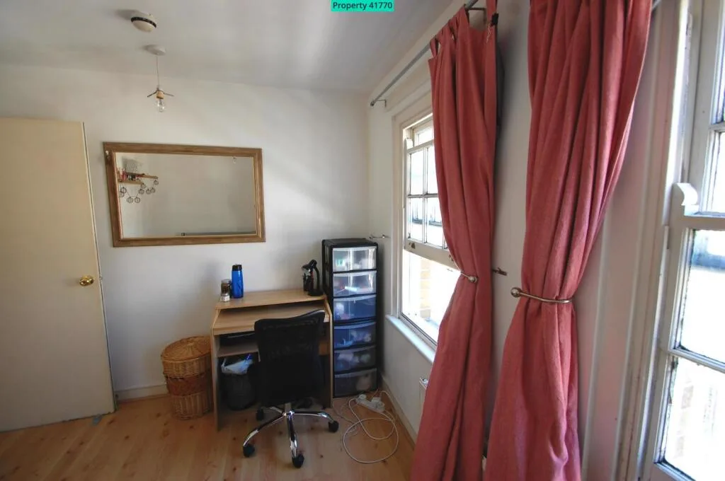 5 bedroom terraced house for rent