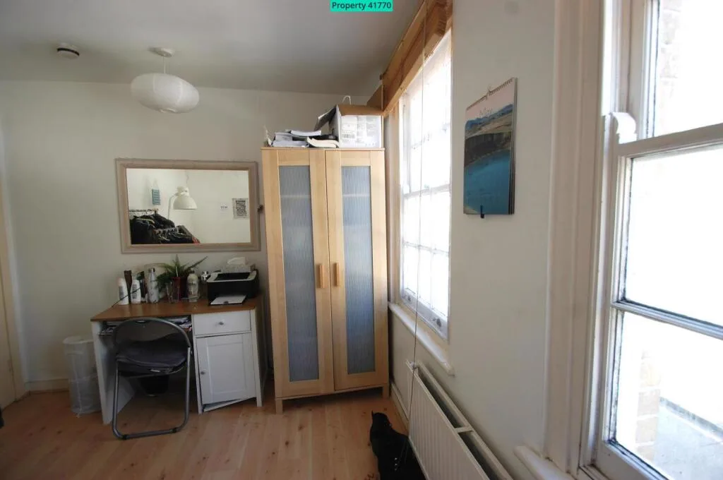 5 bedroom terraced house for rent