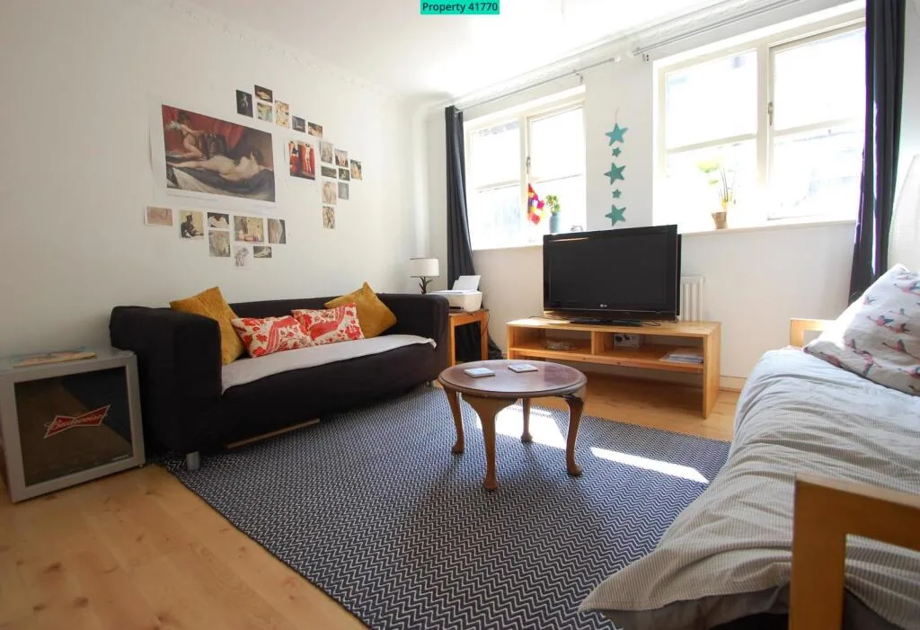 5 bedroom terraced house for rent