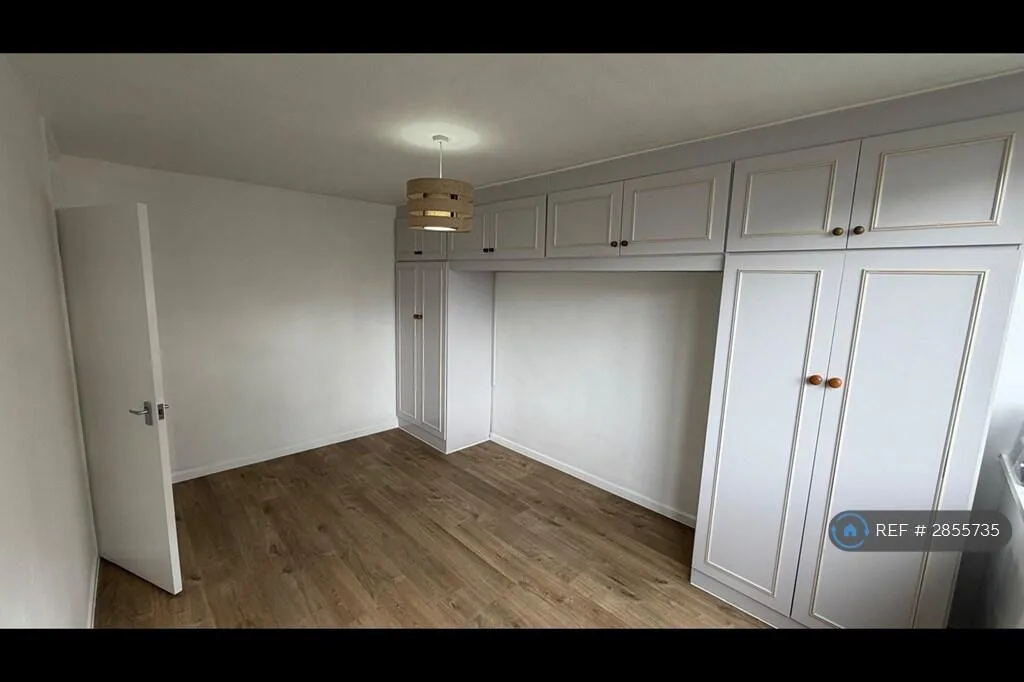 3 bedroom end of terrace house for rent