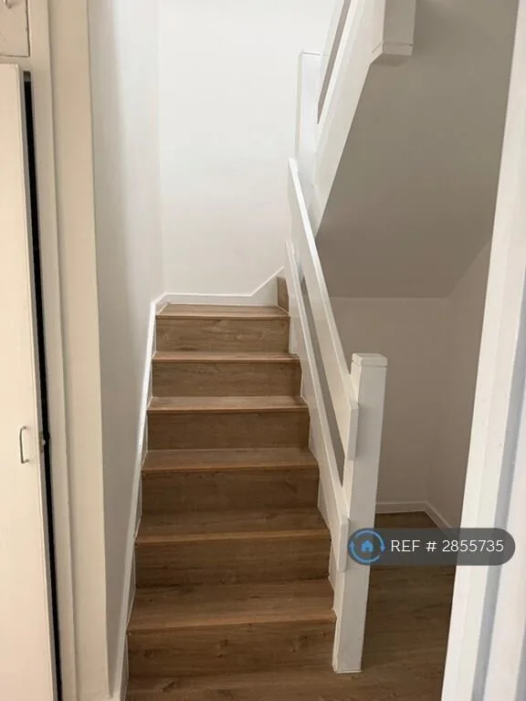 3 bedroom end of terrace house for rent