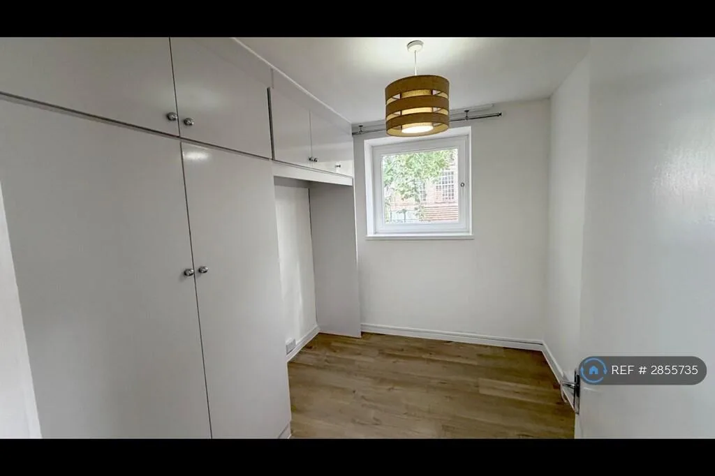 3 bedroom end of terrace house for rent