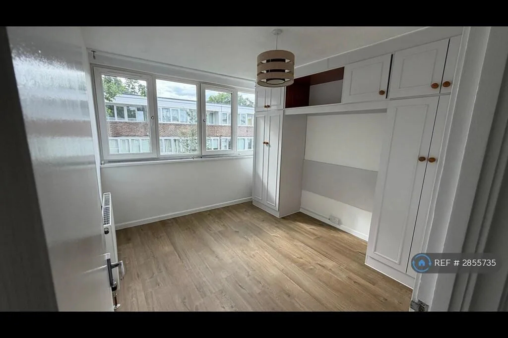 3 bedroom end of terrace house for rent