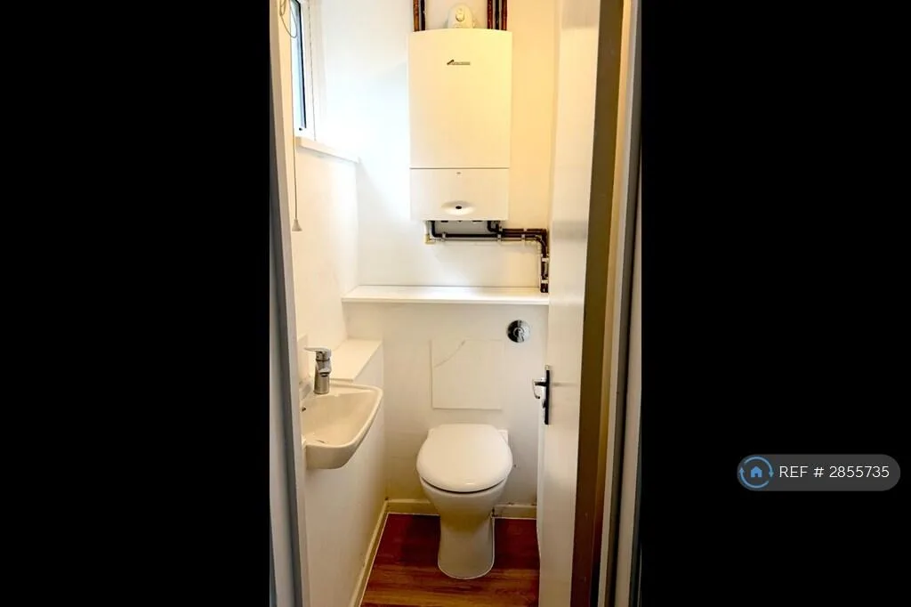 3 bedroom end of terrace house for rent