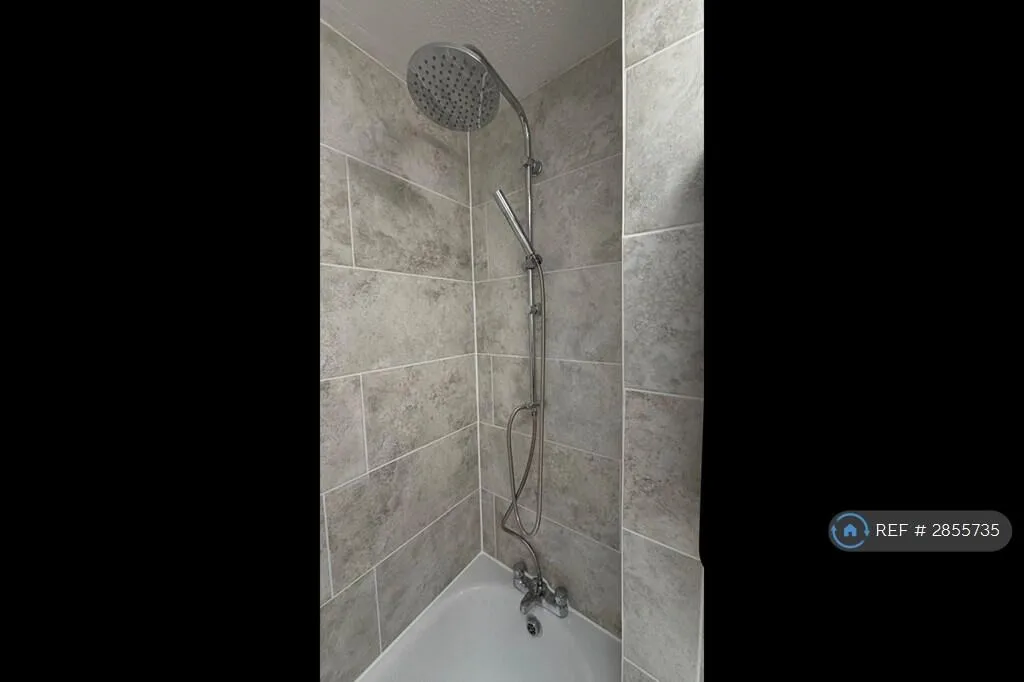 3 bedroom end of terrace house for rent