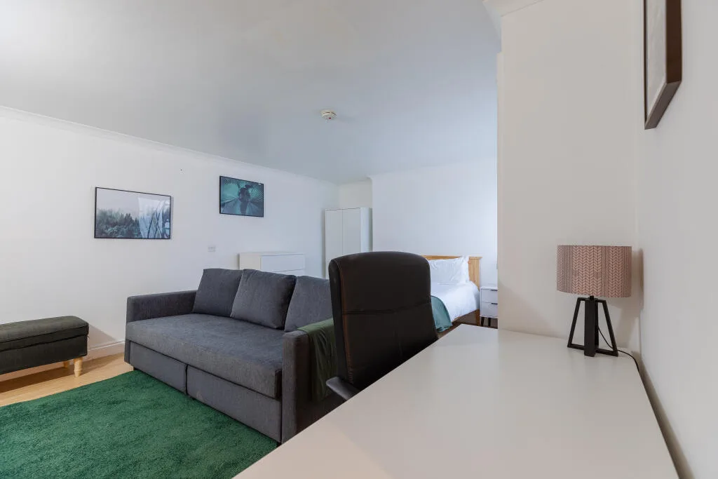 Studio flat for rent