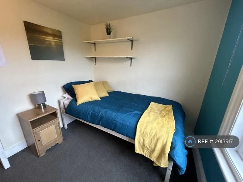 6 bedroom maisonette for rent