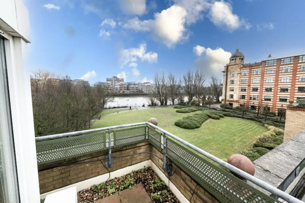 3 bedroom town house for rent