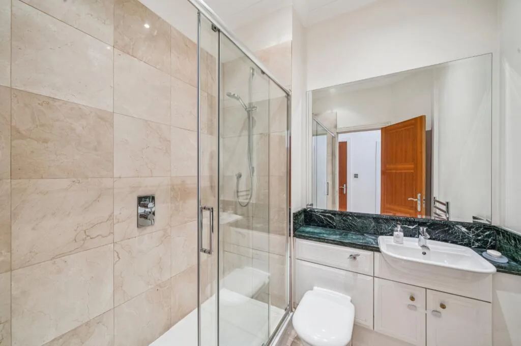 3 bedroom flat for rent