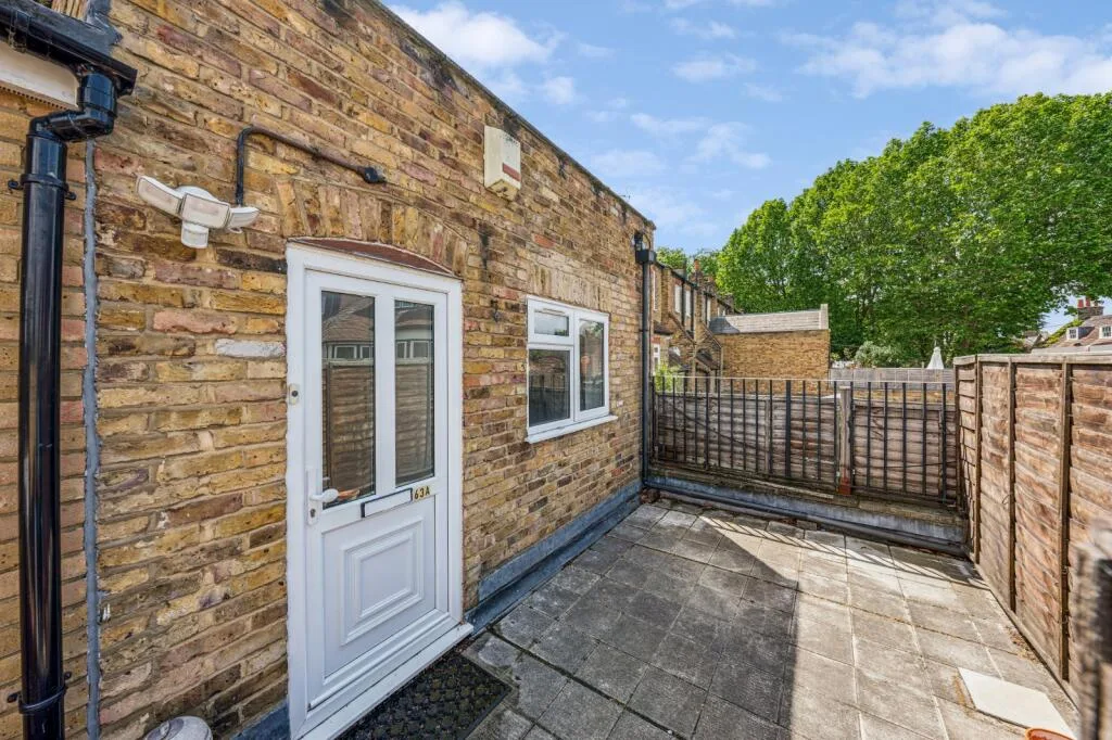 2 bedroom flat for rent