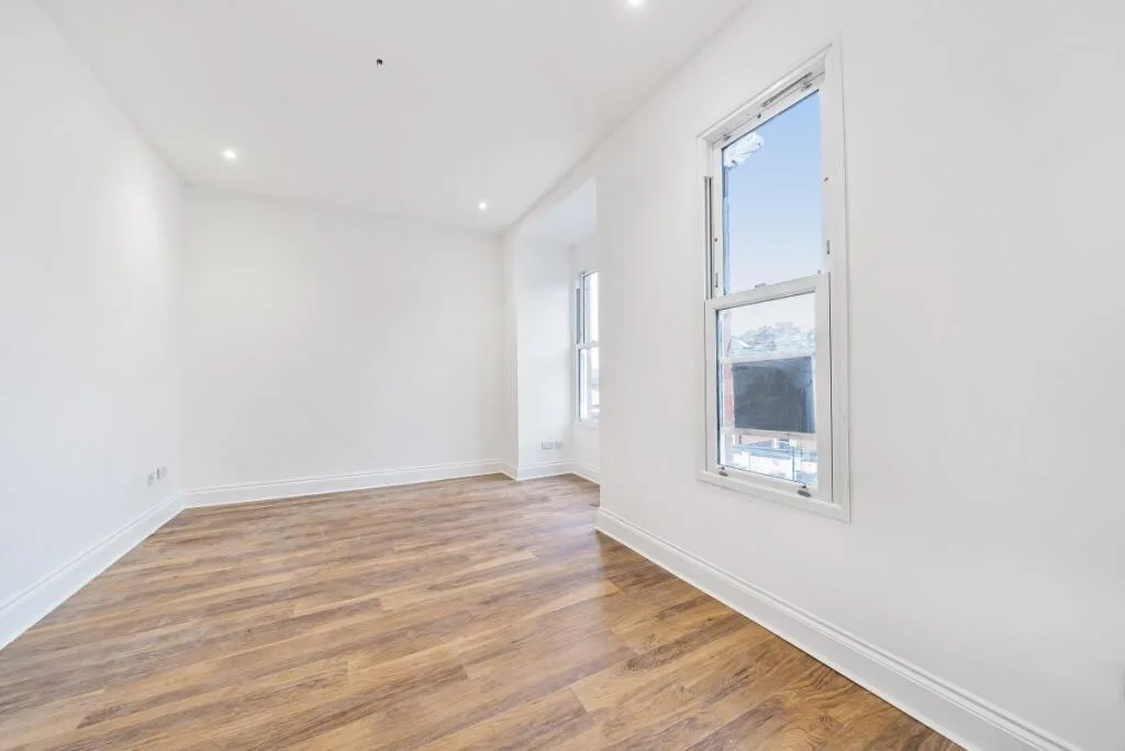 Semi-detached house for rent