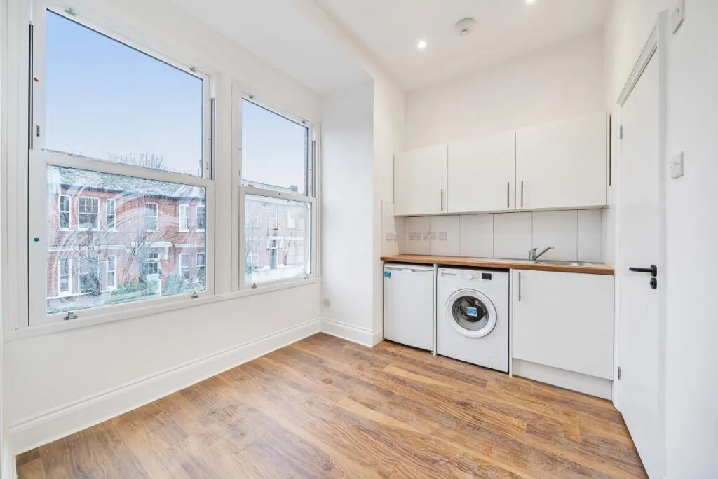 Semi-detached house for rent