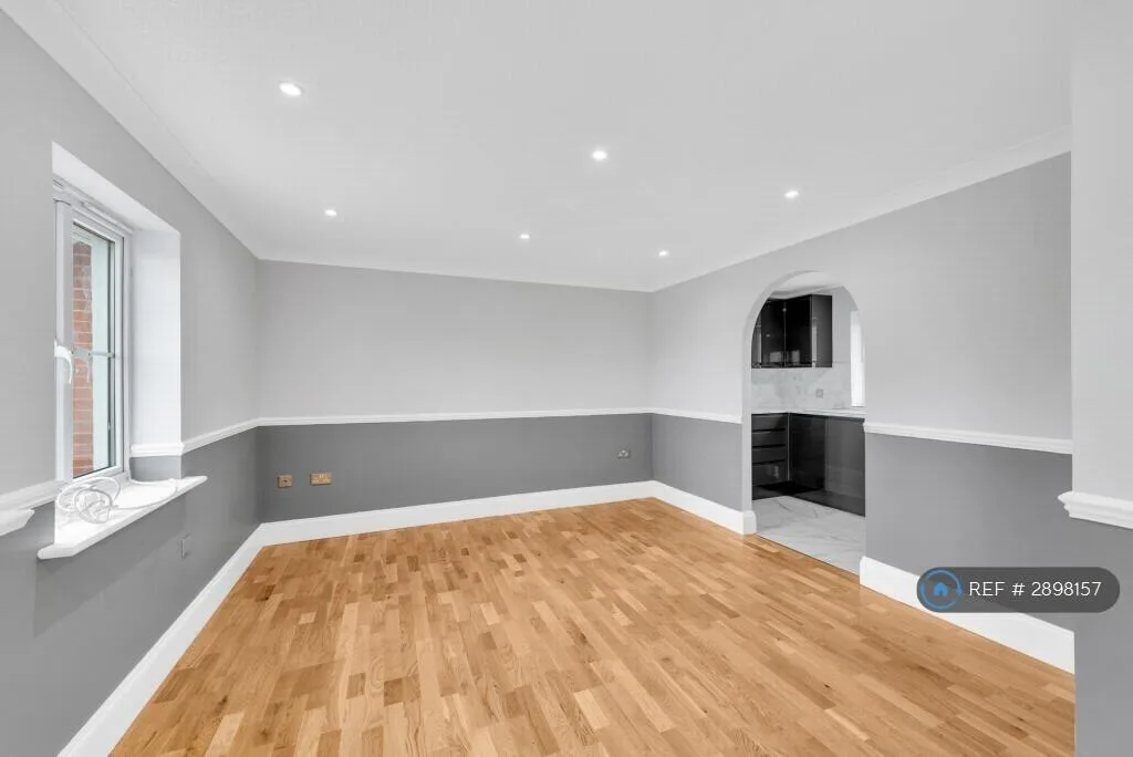 2 bedroom end of terrace house for rent