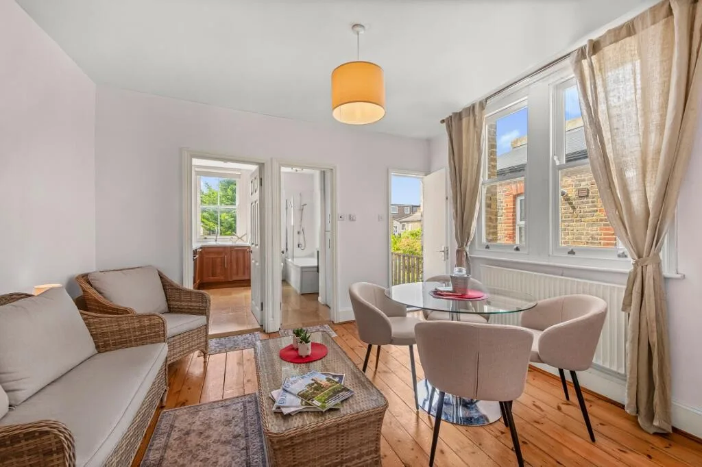 3 bedroom flat for rent