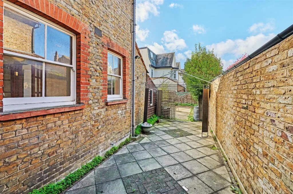2 bedroom flat for rent