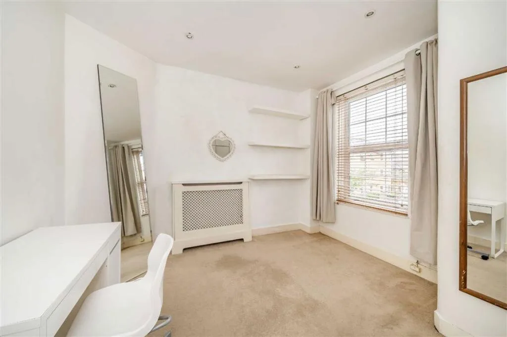 3 bedroom maisonette for rent