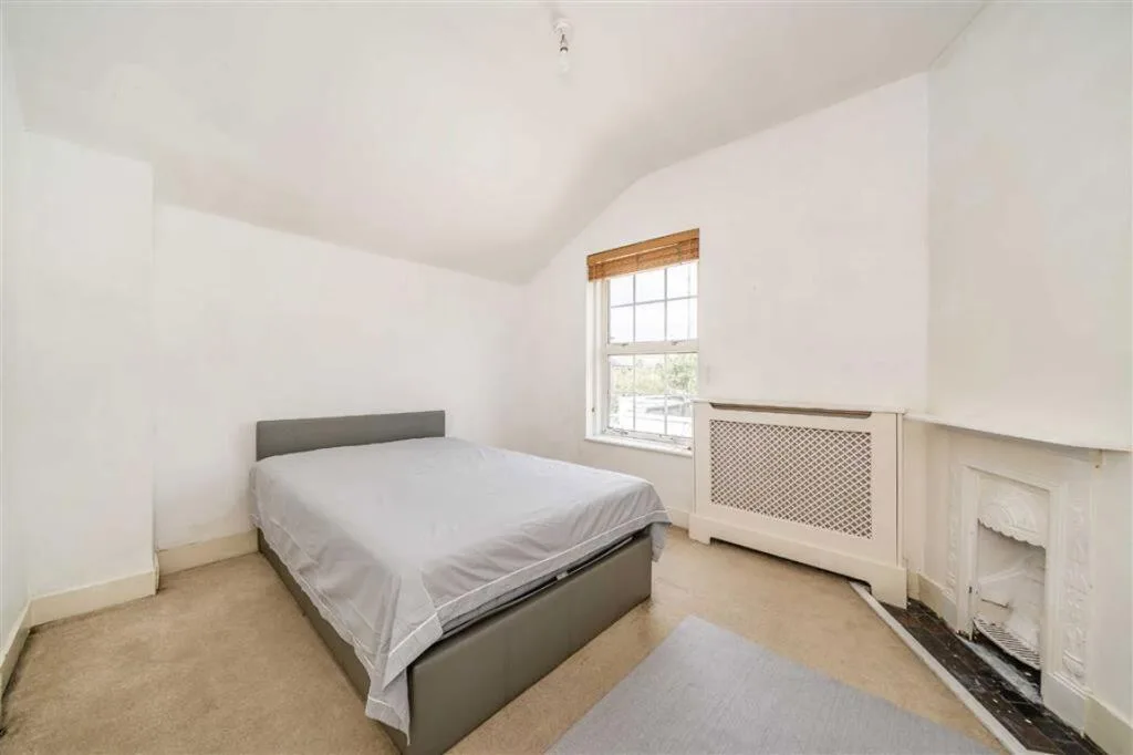3 bedroom maisonette for rent