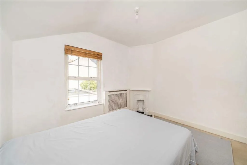 3 bedroom maisonette for rent