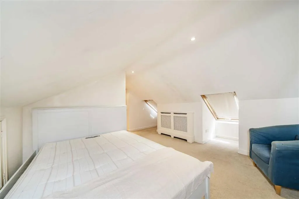 3 bedroom maisonette for rent