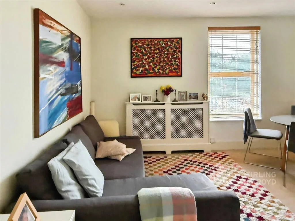3 bedroom maisonette for rent