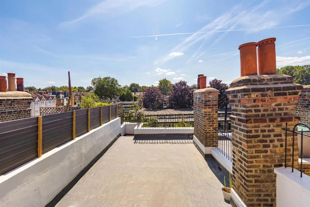 3 bedroom flat for rent