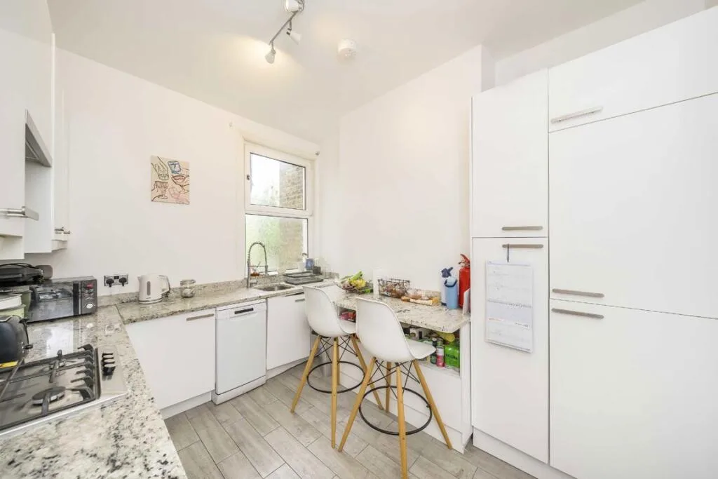 3 bedroom flat for rent