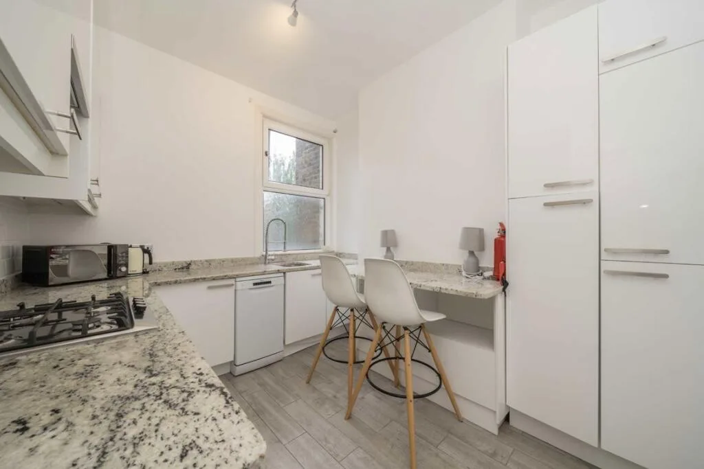 3 bedroom flat for rent