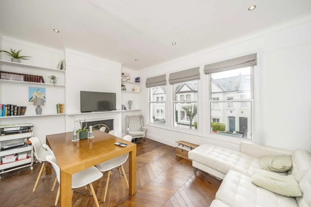 3 bedroom flat for rent
