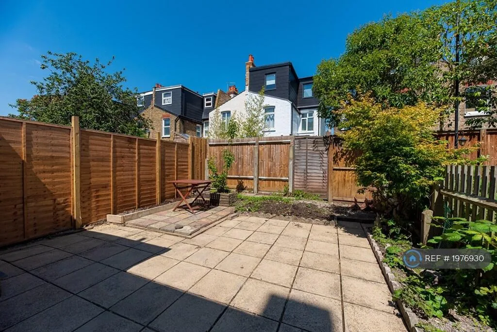 4 bedroom terraced house for rent