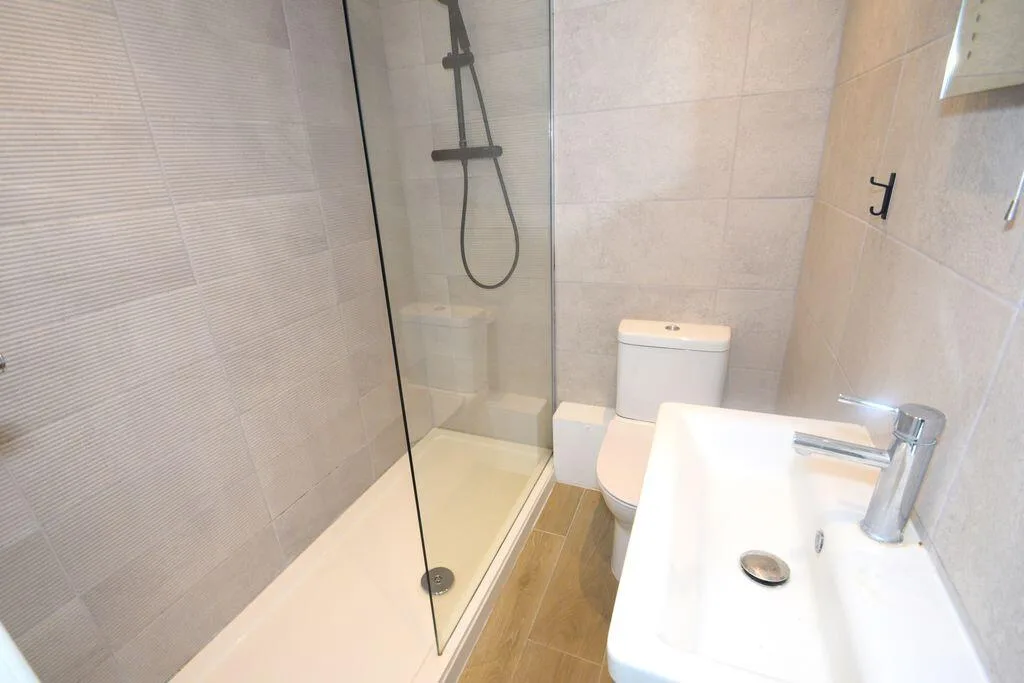 1 bedroom detached house for rent