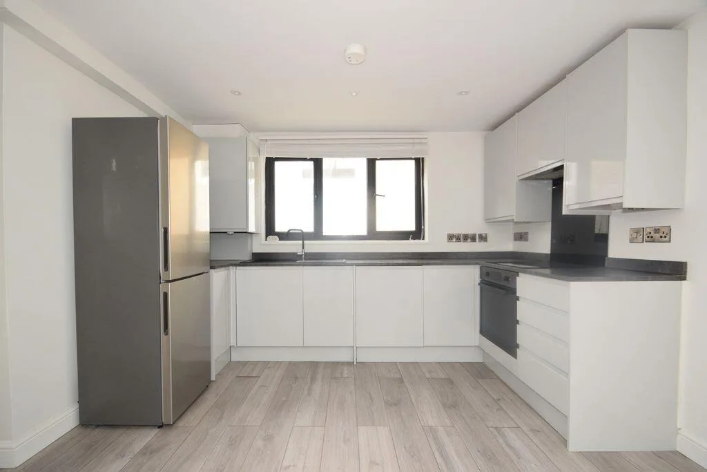 1 bedroom detached house for rent