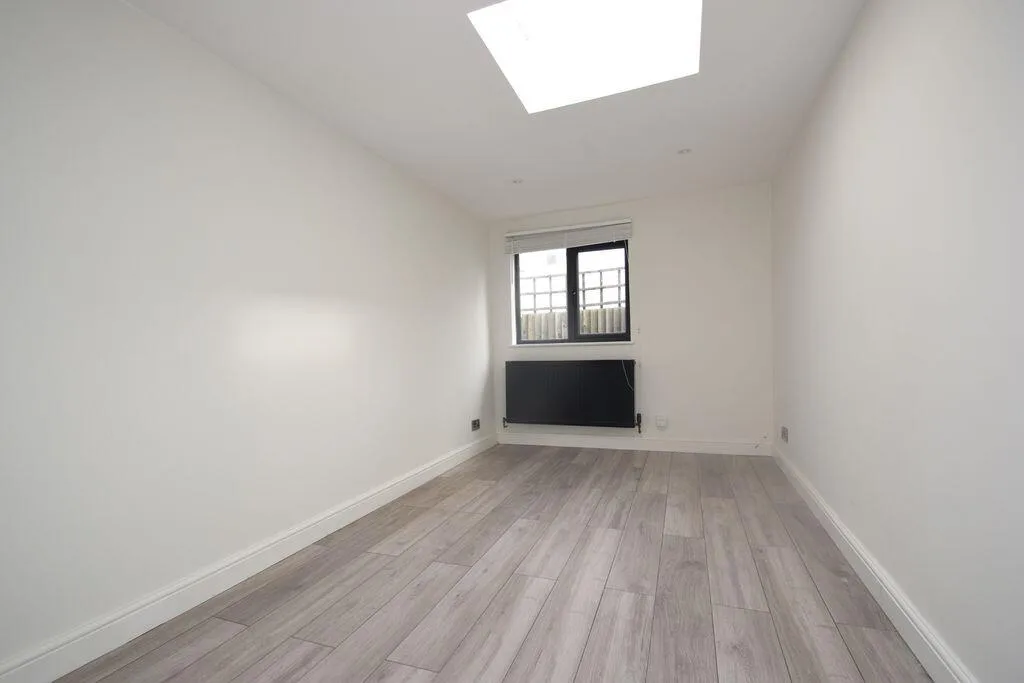 1 bedroom detached house for rent
