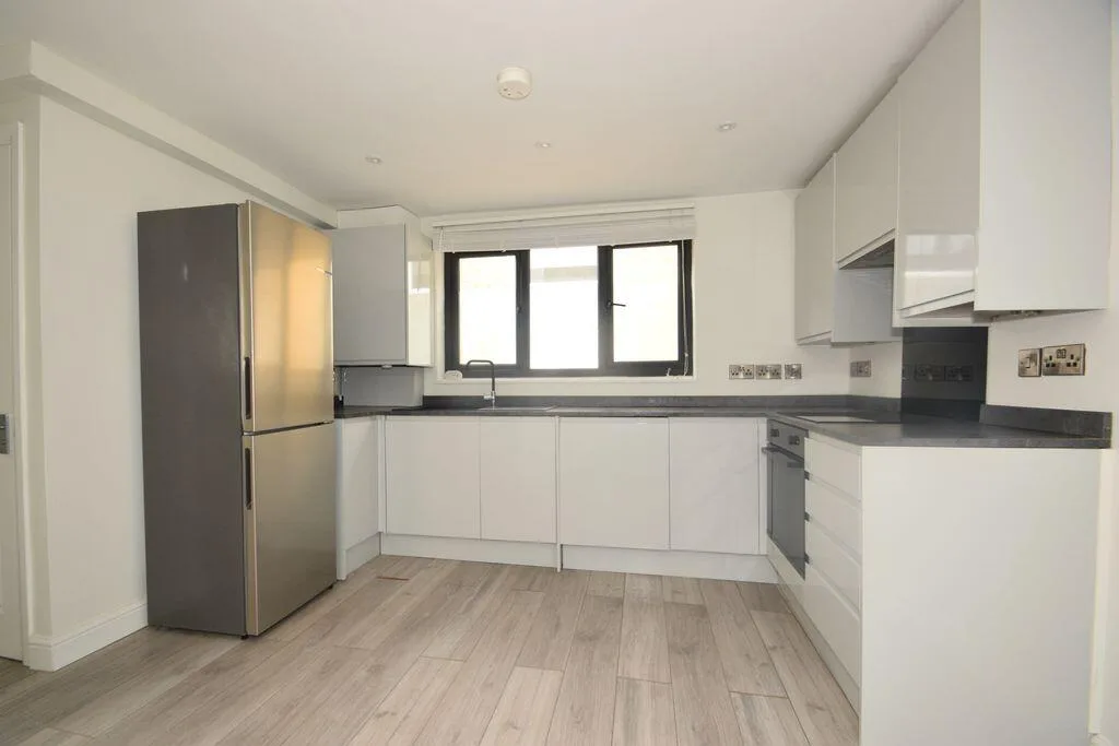 1 bedroom detached house for rent