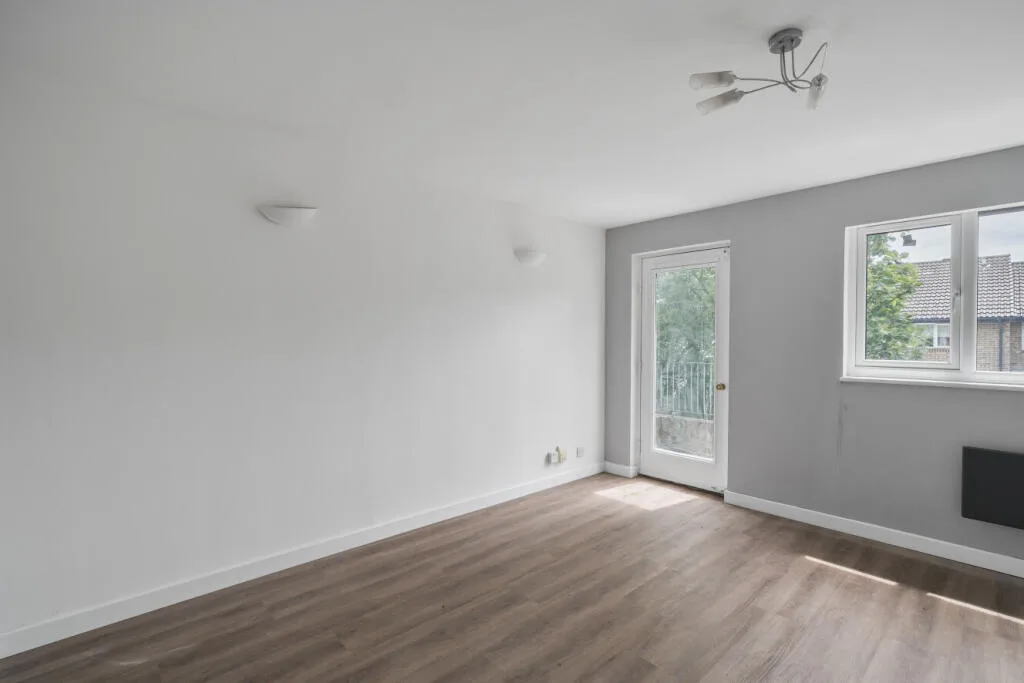 2 bedroom maisonette for rent
