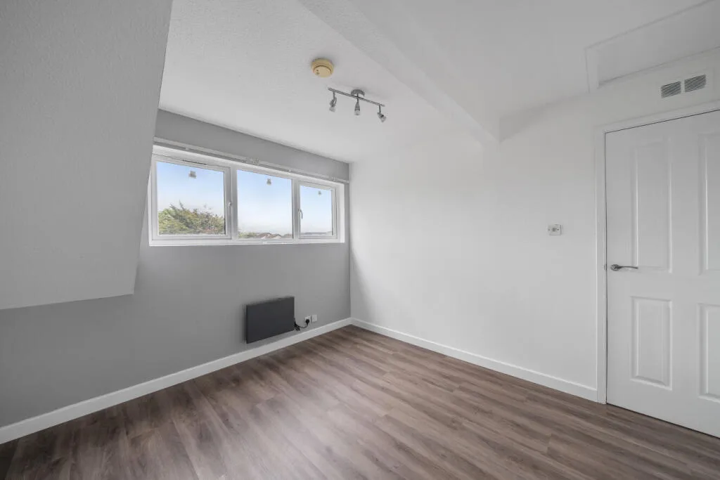 2 bedroom maisonette for rent