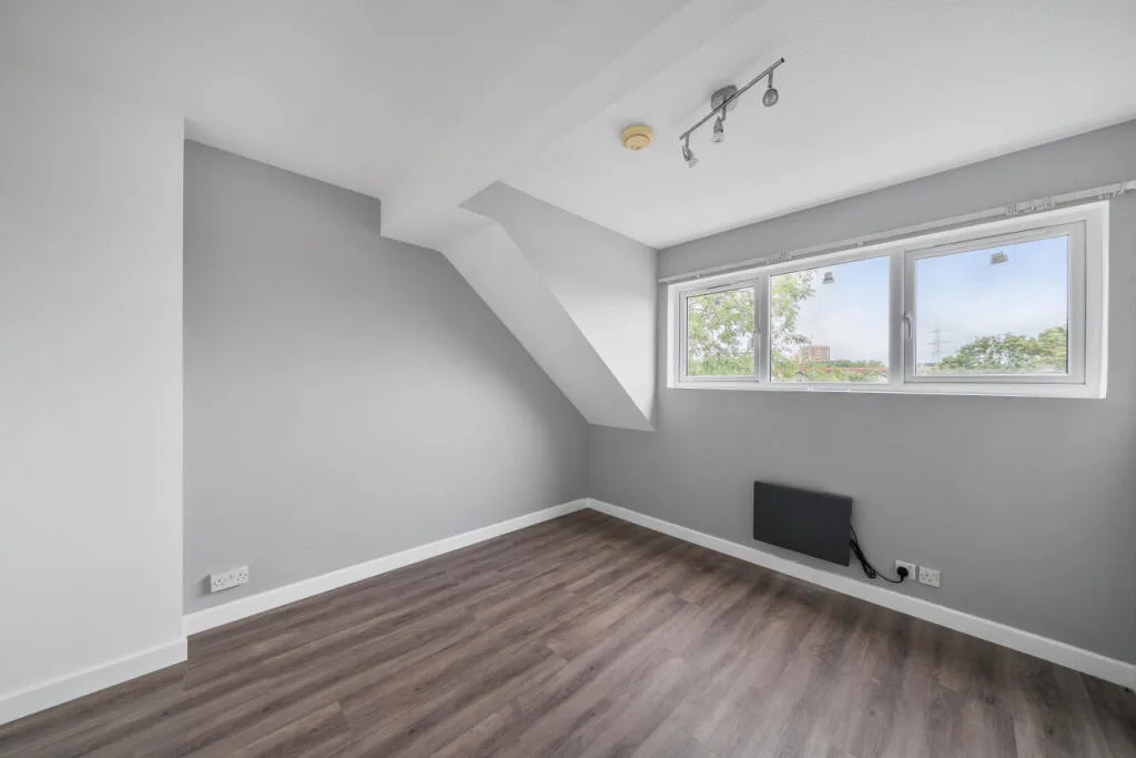 2 bedroom maisonette for rent
