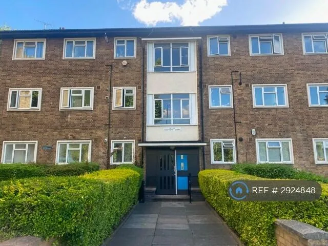 3 bedroom flat for rent