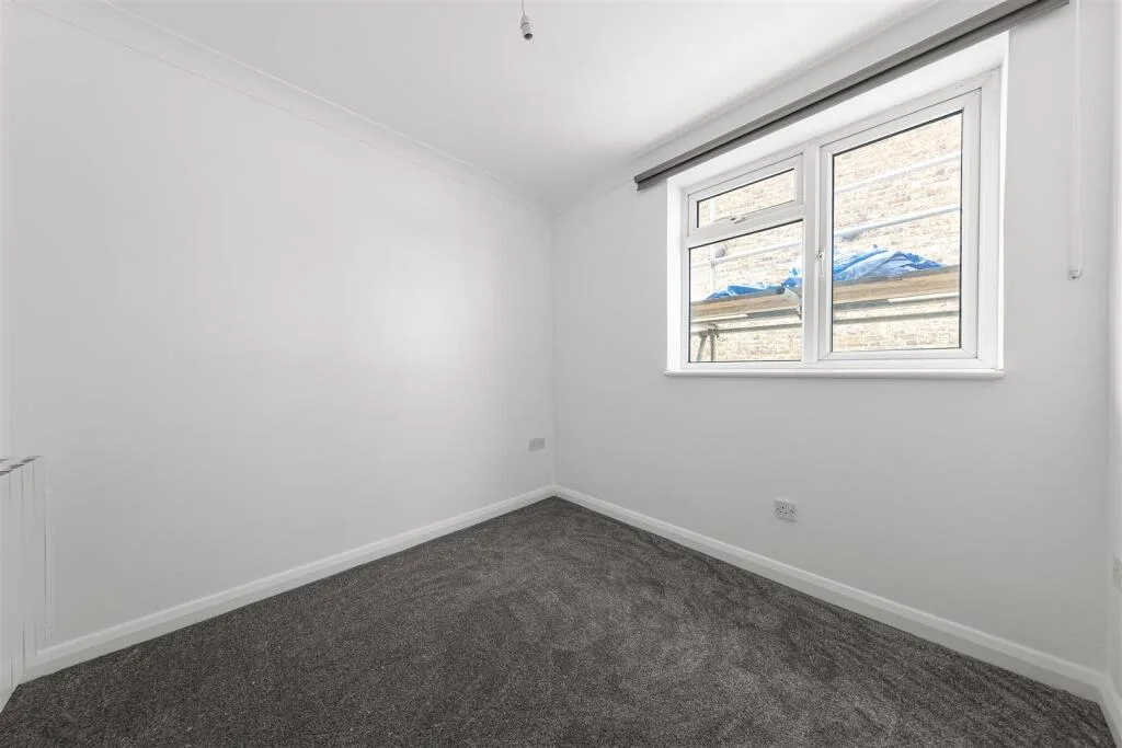 2 bedroom maisonette for rent