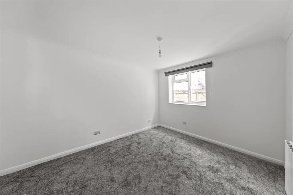 2 bedroom maisonette for rent