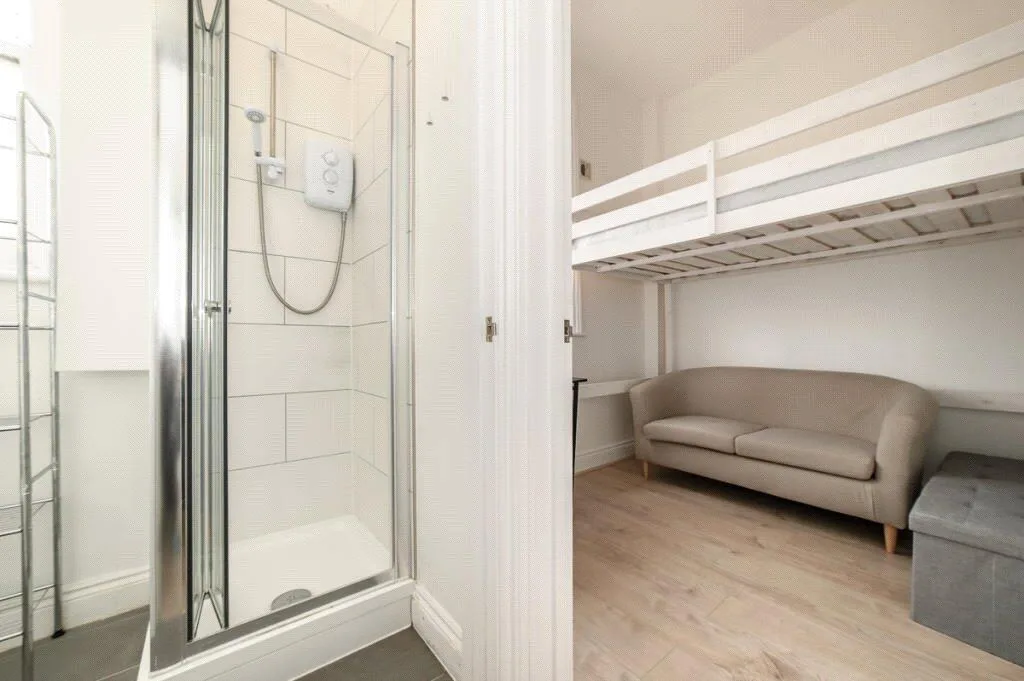 Studio flat for rent