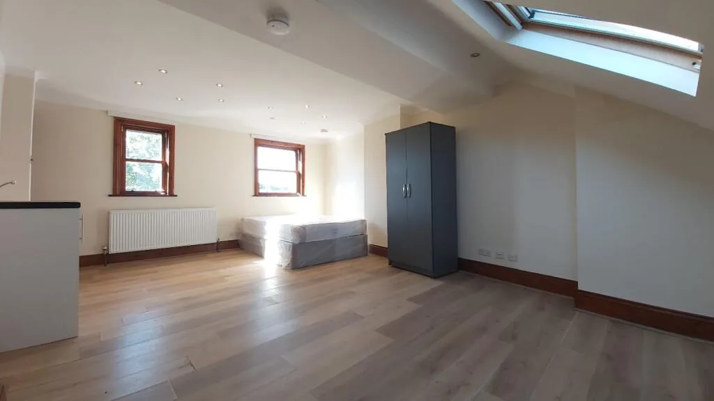 Studio flat for rent