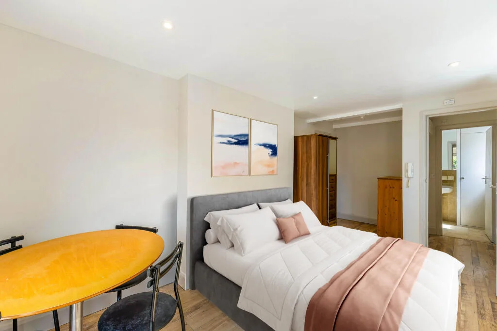 Studio flat for rent