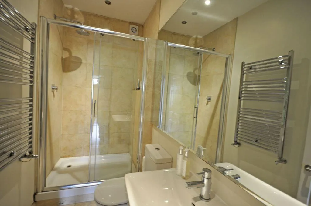 3 bedroom maisonette for rent