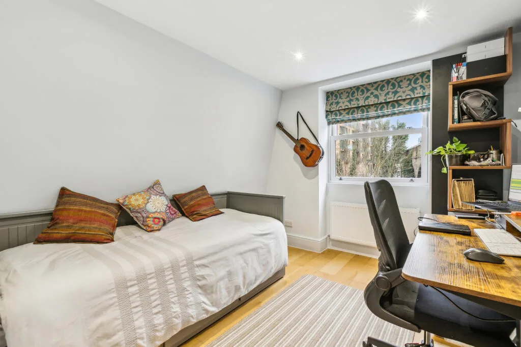 3 bedroom maisonette for rent
