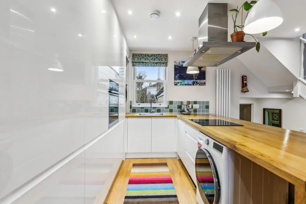 3 bedroom maisonette for rent