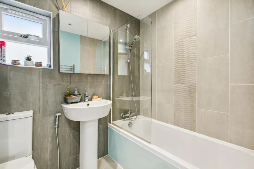3 bedroom maisonette for rent