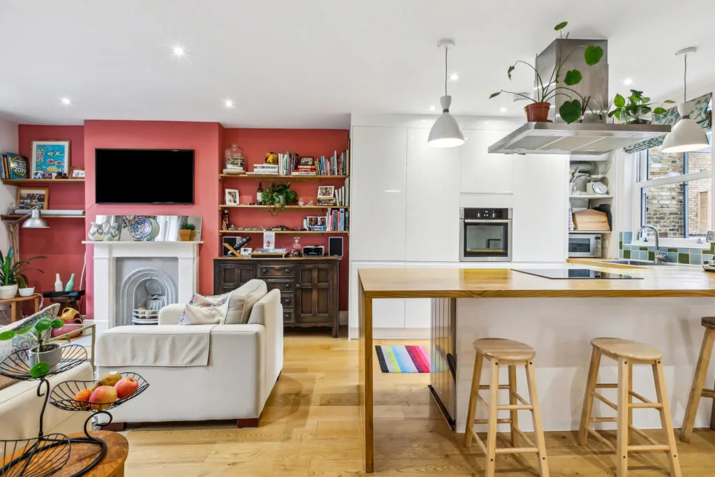3 bedroom maisonette for rent