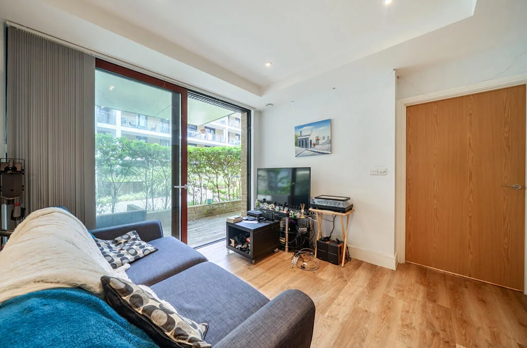 1 bedroom ground floor flat for rent